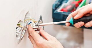 Электромонтажные работы в Новороссийске от Мастер24 — электромонтаж под ключ, цены от 1633 руб., заказать услуги