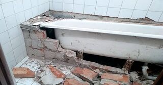 Демонтаж ванны в Новороссийске от Мастер24 — быстро, недорого, вывоз старой ванны от 1021 руб.
